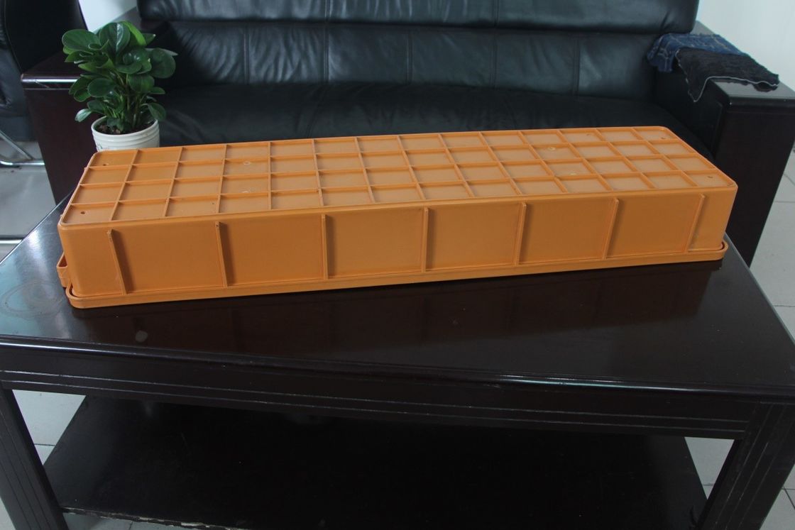 High Intensity Recycled Plastic Core Tray Racking With Two Orange Channels